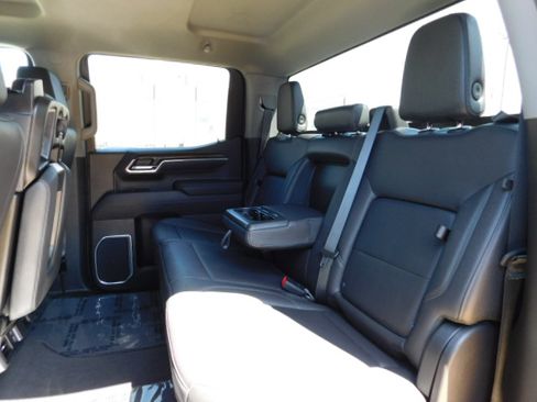 Used 2025 GMC Sierra 1500 SLT image 20