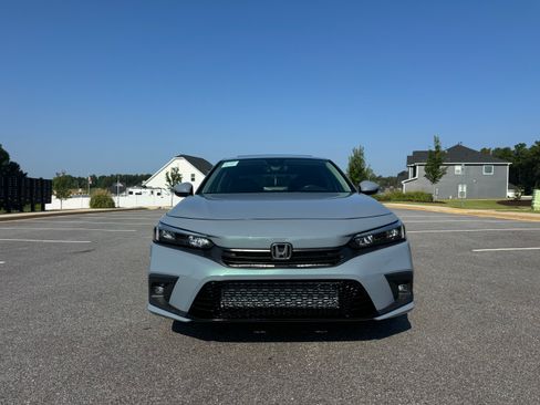 Used 2024 Honda Civic Touring Sedan image 9