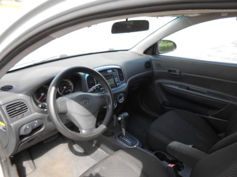 Used 2008 Hyundai Accent SE Hatchback FWD image 10