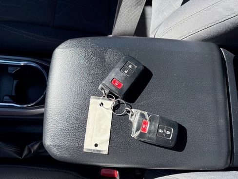 Used 2019 Toyota Tacoma TRD Sport image 22