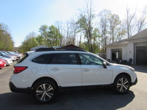 Used 2018 Subaru Outback 2.5i Limited AWD/4WD image 8