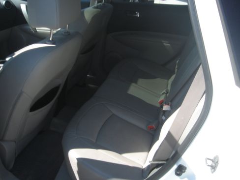 Used 2013 Nissan Rogue SL image 8