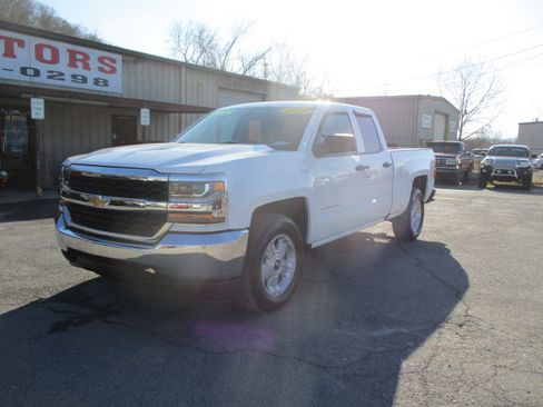 Used 2019 Chevrolet Silverado 1500 LD image 2