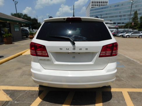 Used 2018 Dodge Journey FWD SE image 6
