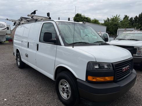 Used 2022 GMC Savana 2500 RWD image 6