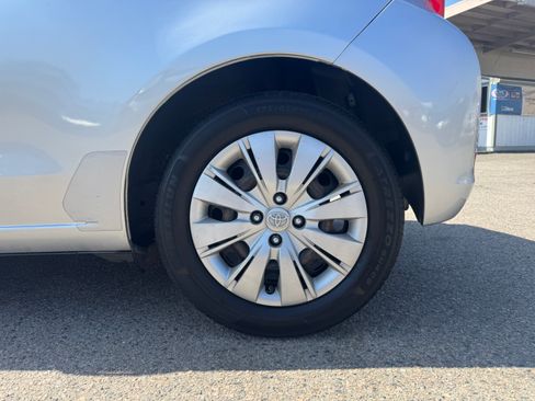 Used 2012 Toyota Yaris 2-Door Hatchback FWD image 15