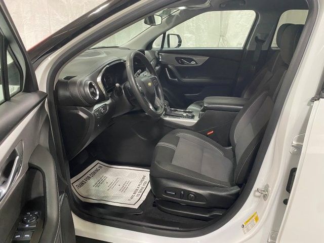 Used 2025 Chevrolet Blazer FWD LT w/ 2LT image 2