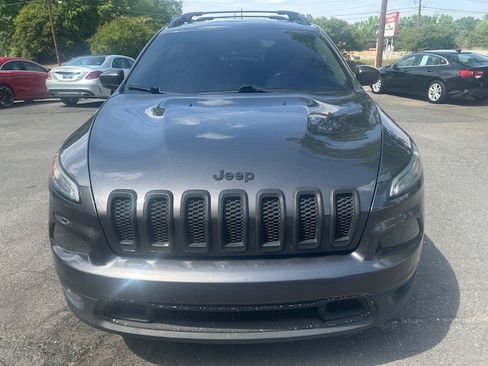 Used 2018 Jeep Cherokee FWD Limited image 8