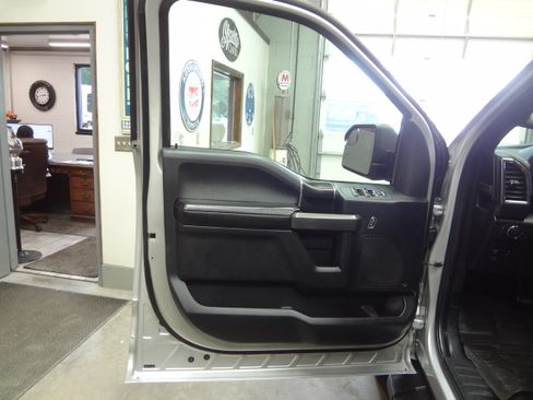 Used 2018 Ford F150 XLT image 17