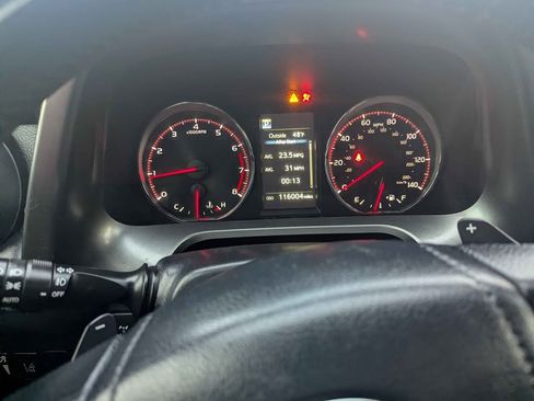 Used 2018 Toyota RAV4 SE image 12