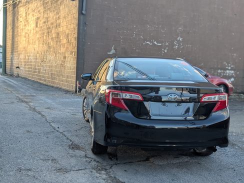 Used 2013 Toyota Camry LE image 4