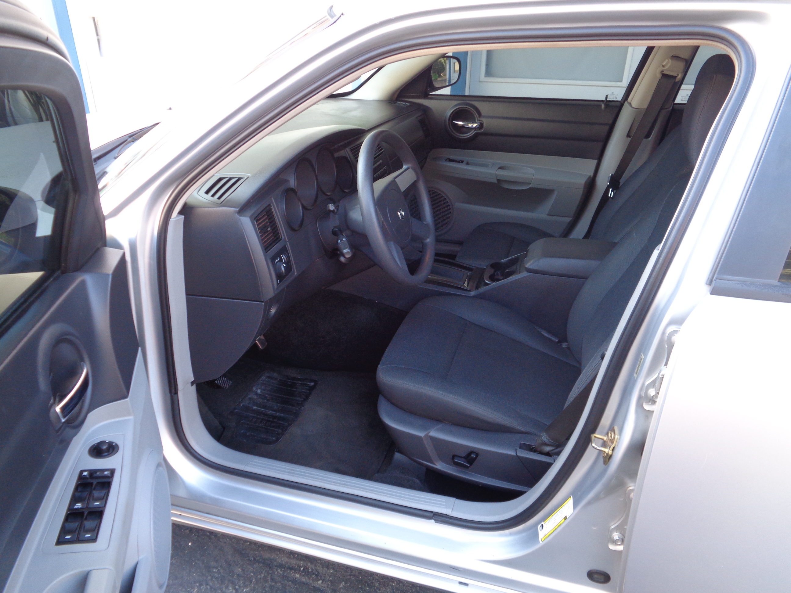 Used 2006 Dodge Charger UNAVAIL RWD image 4