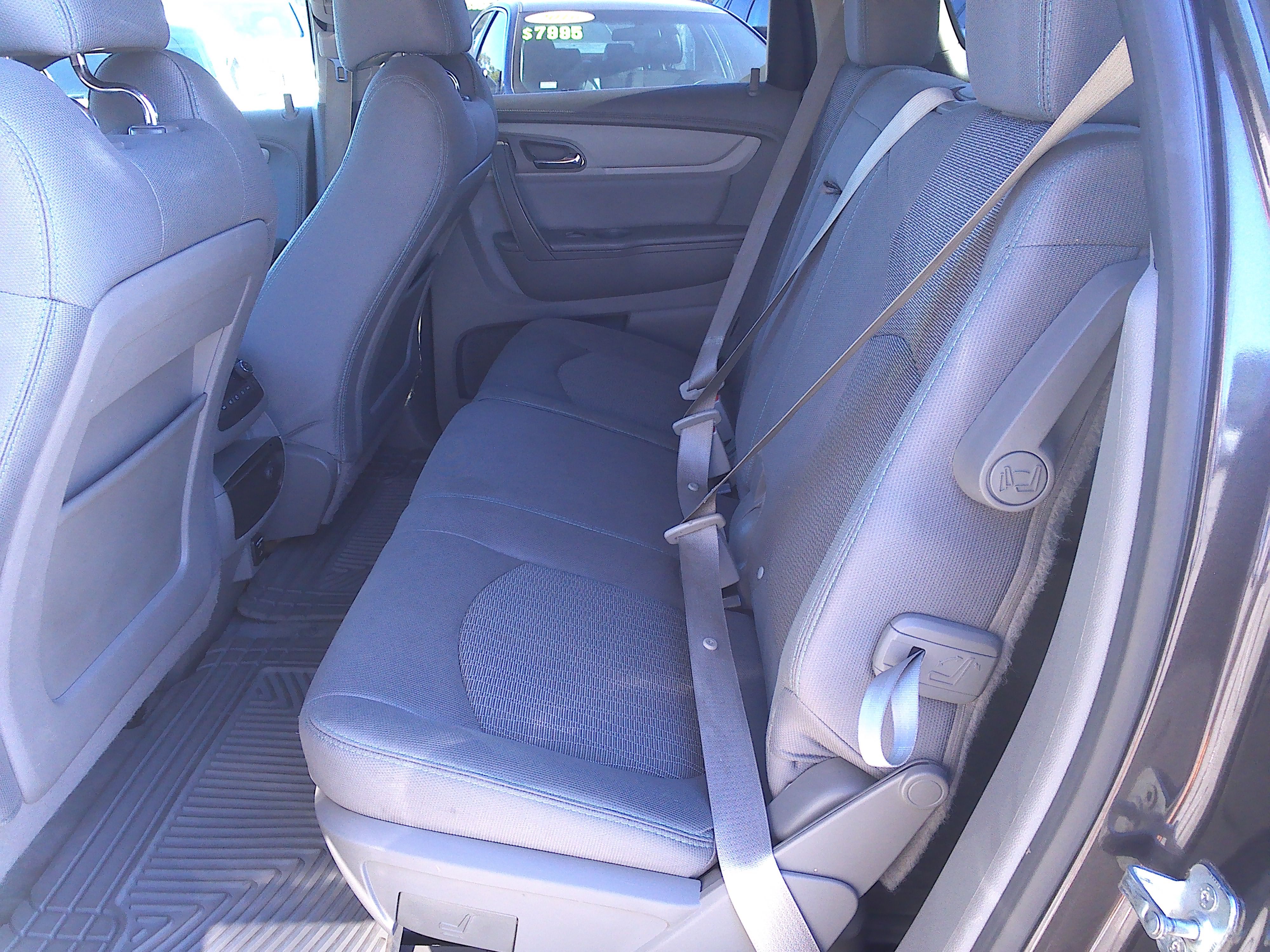Used 2014 Chevrolet Traverse LT FWD image 8