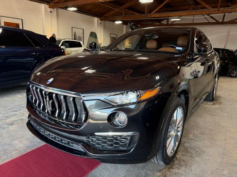 Used 2022 Maserati Levante GT AWD/4WD image 35