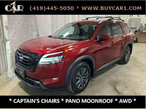 Used 2022 Nissan Pathfinder SV image 1