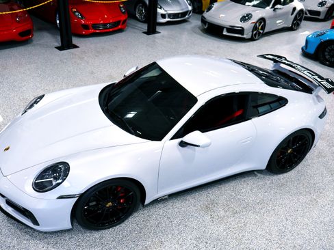 Used 2024 Porsche 911 Carrera 4S image 8