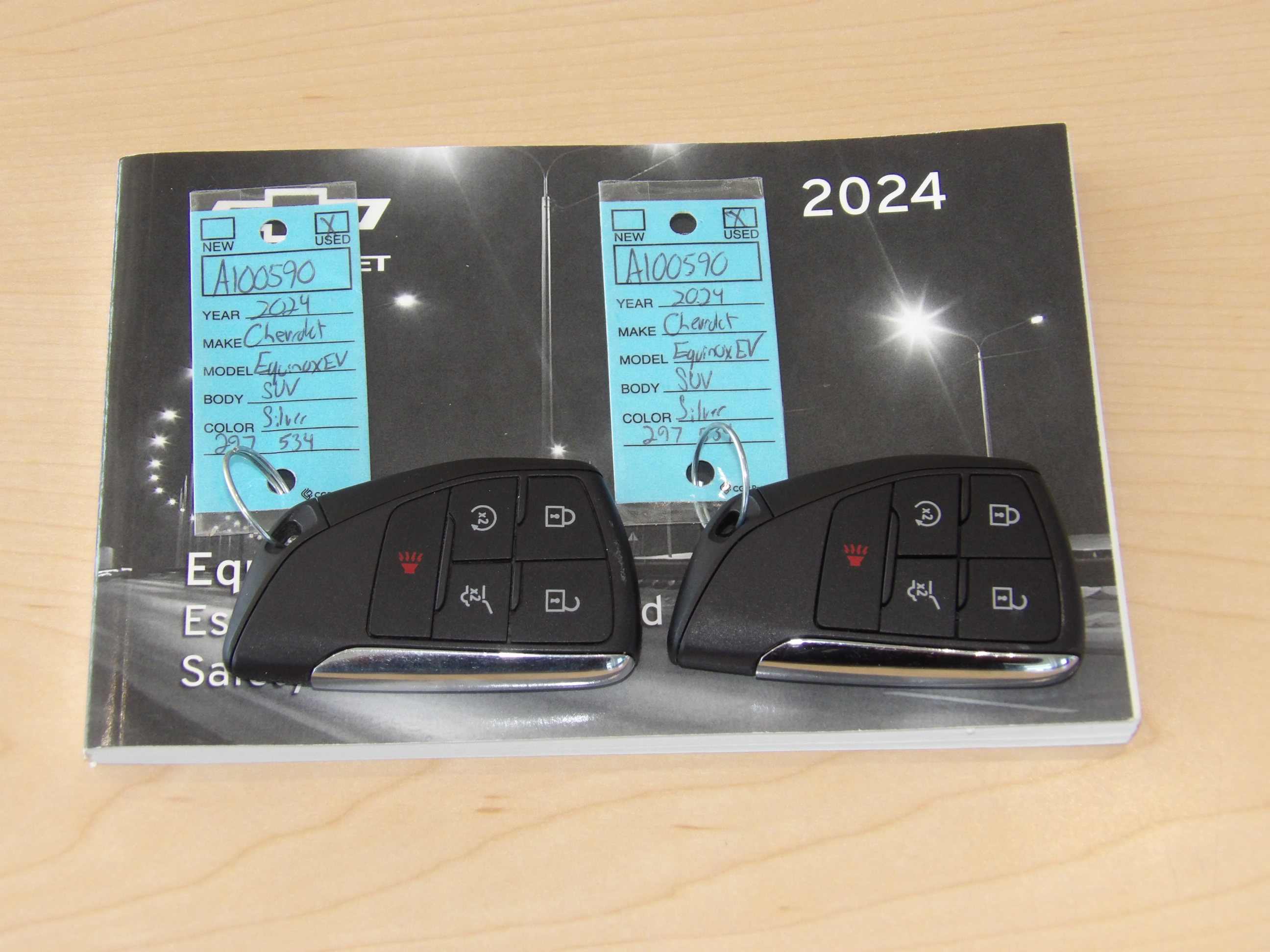 Used 2024 Chevrolet Equinox EV FWD LT w/ 3LT image 32