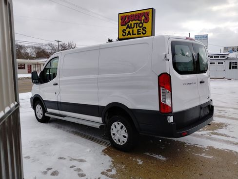 Used 2024 Ford Transit 250 image 4