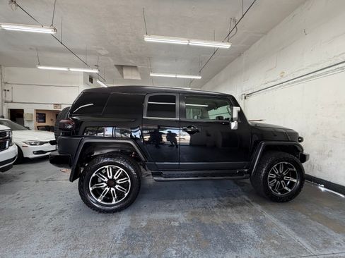 Used 2008 Toyota FJ Cruiser 4WD image 6