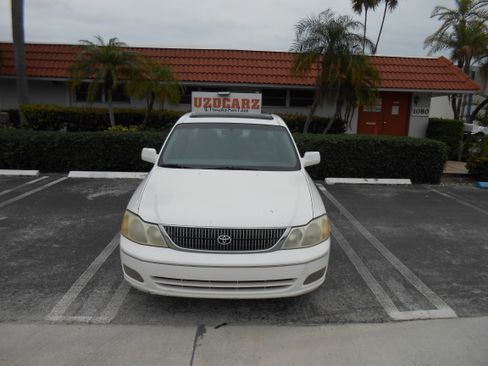 Used 2000 Toyota Avalon XLS image 8