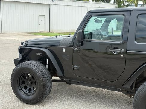 Used 2017 Jeep Wrangler Sport AWD/4WD image 28