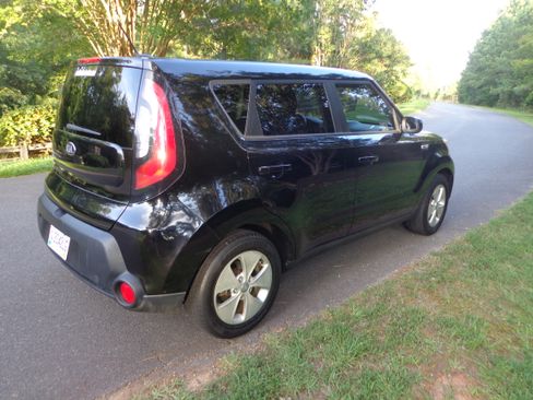 Used 2015 Kia Soul image 3
