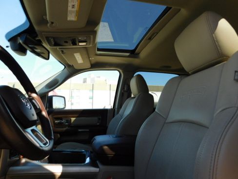 Used 2018 RAM 1500 Laramie image 9