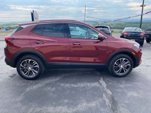 Used 2023 Buick Encore GX AWD Essence image 5