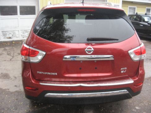 Used 2014 Nissan Pathfinder SV image 12