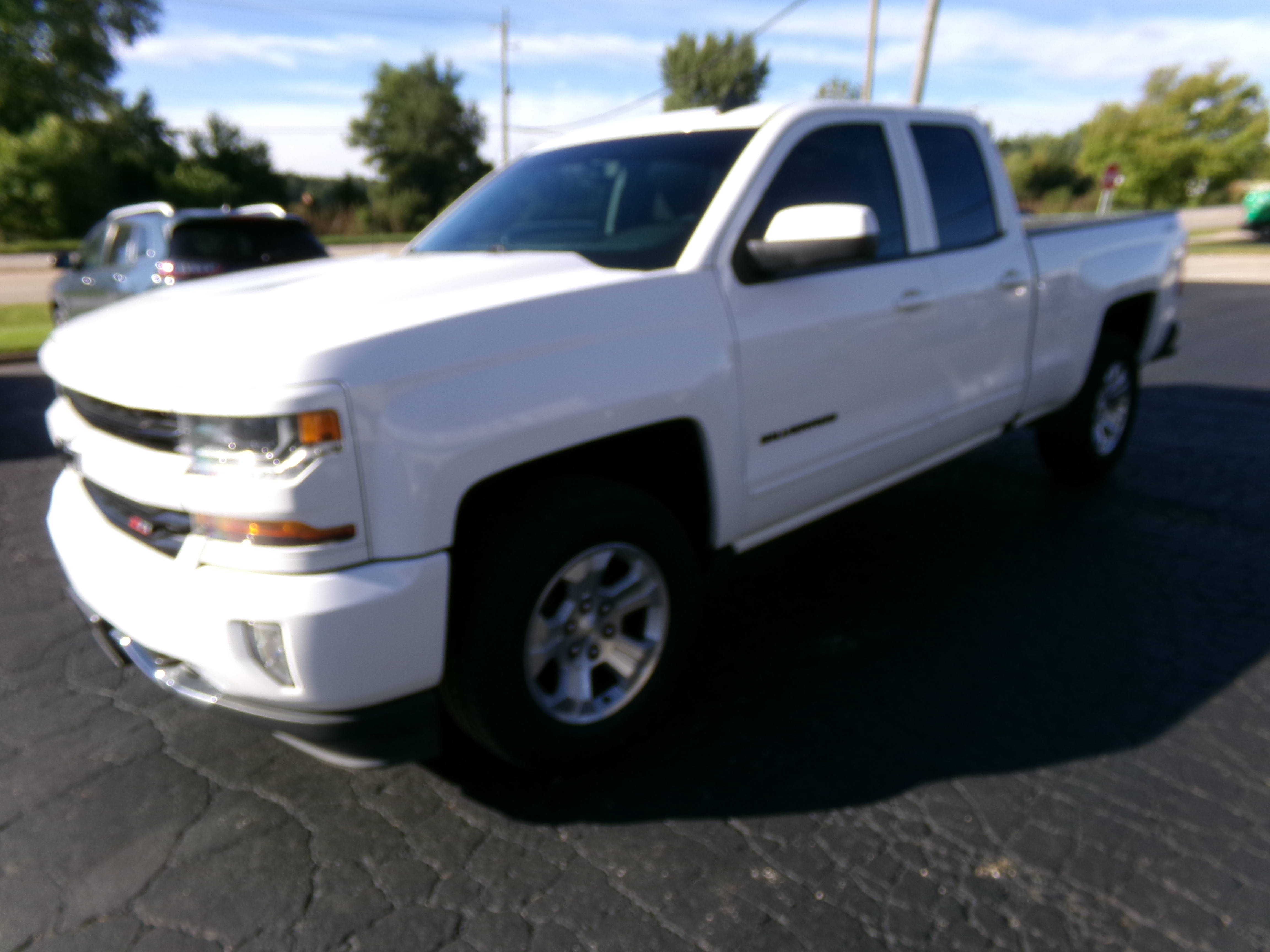 Used 2016 Chevrolet Silverado 1500 4x4 Double Cab LT image 1