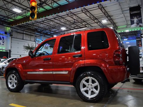 Used 2007 Jeep Liberty Limited image 12