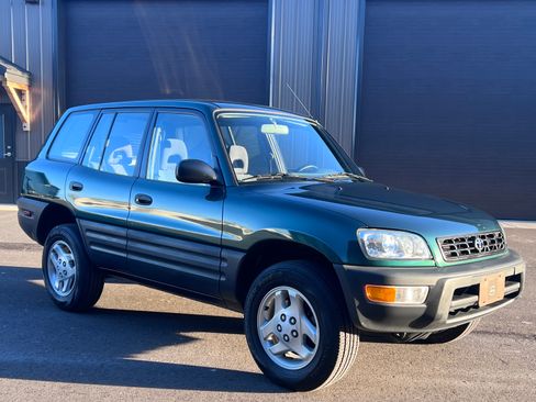 Used 1999 Toyota RAV4 image 3