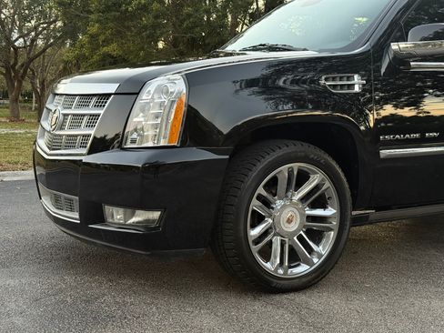 Used 2014 Cadillac Escalade ESV Platinum image 29