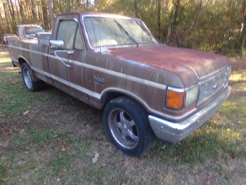 Used 1987 Ford F150 XLT image 5