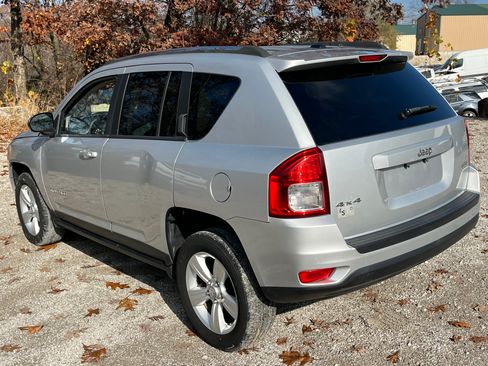 Used 2012 Jeep Compass Latitude image 10