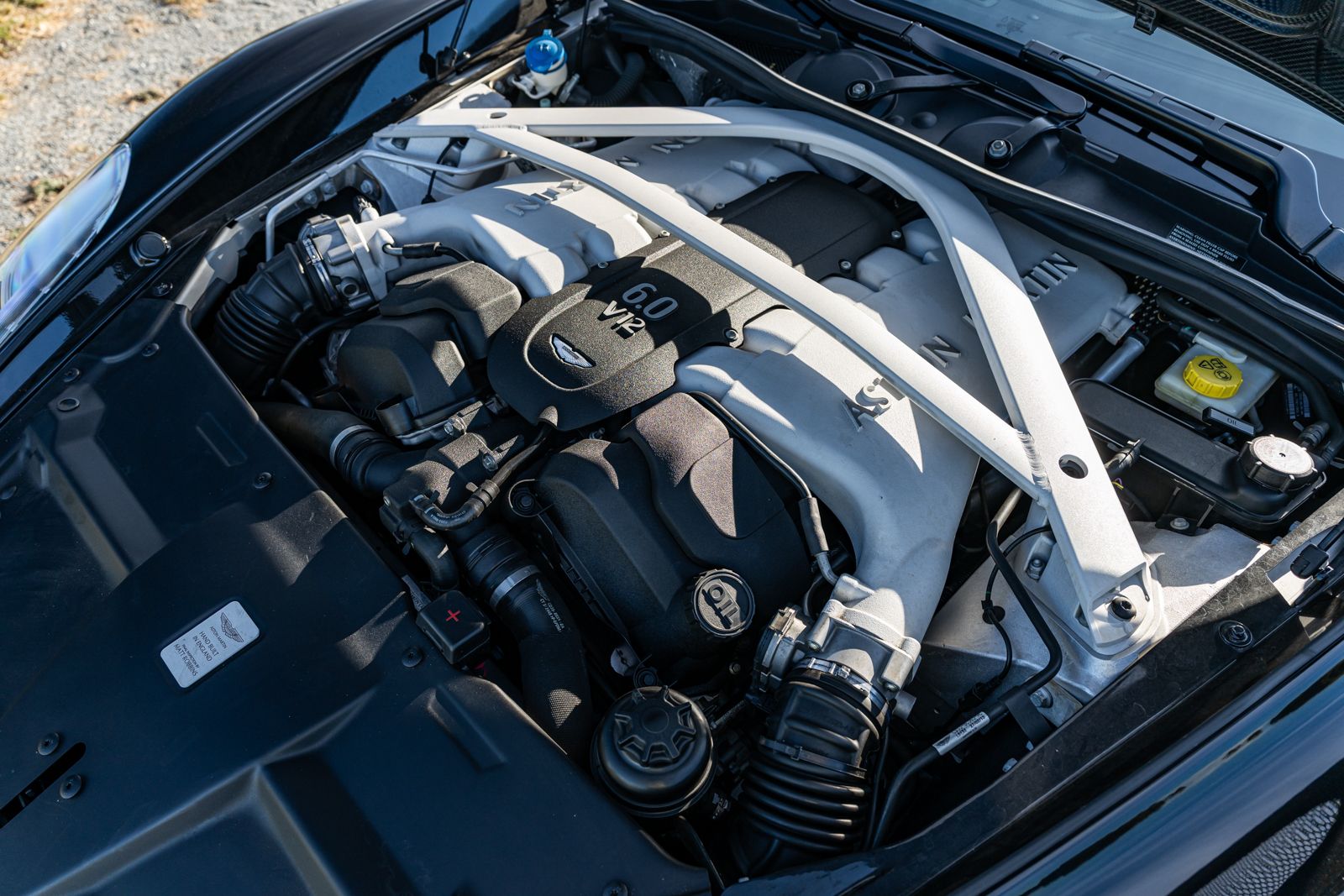Used 2014 Aston Martin Vanquish Coupe RWD image 45