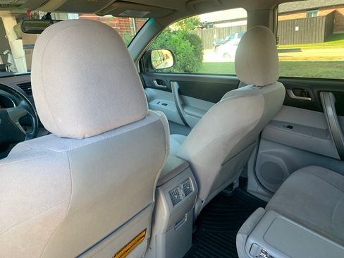 Used 2010 Toyota Highlander Sport image 21