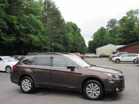 Used 2019 Subaru Outback 2.5i Premium AWD/4WD image 10