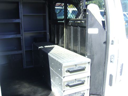 Used 2001 Ford E-350 and Econoline 350 image 9