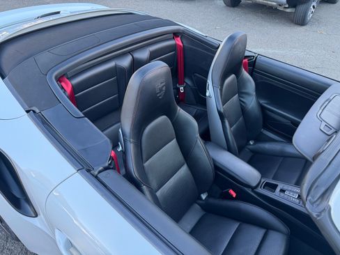 Used 2017 Porsche 911 Turbo S image 24