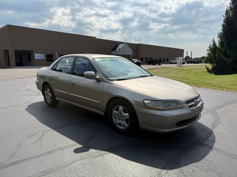 Used 2000 Honda Accord EX V6 Sedan image 3