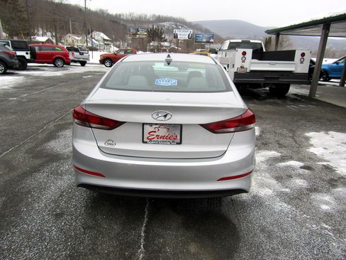 Used 2017 Hyundai Elantra SE image 7