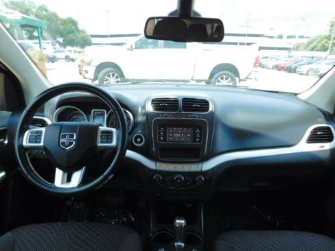 Used 2018 Dodge Journey FWD SE image 11