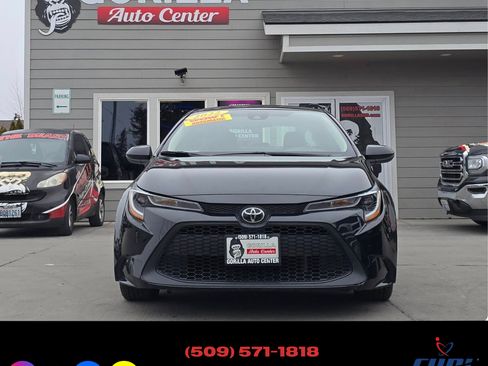 Used 2022 Toyota Corolla LE image 2