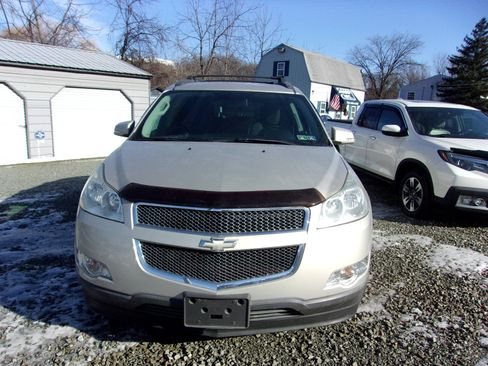 Used 2011 Chevrolet Traverse Limited LT image 2