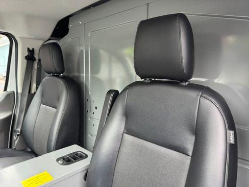 Used 2022 Ford Transit 150 130 Low Roof AWD image 16