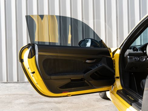 Used 2023 Porsche 718 Cayman GT4 RS RWD image 18