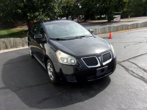 Used 2010 Pontiac Vibe image 2