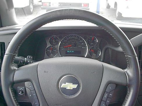 Used 2020 Chevrolet Express 3500 UNAVAIL RWD image 15