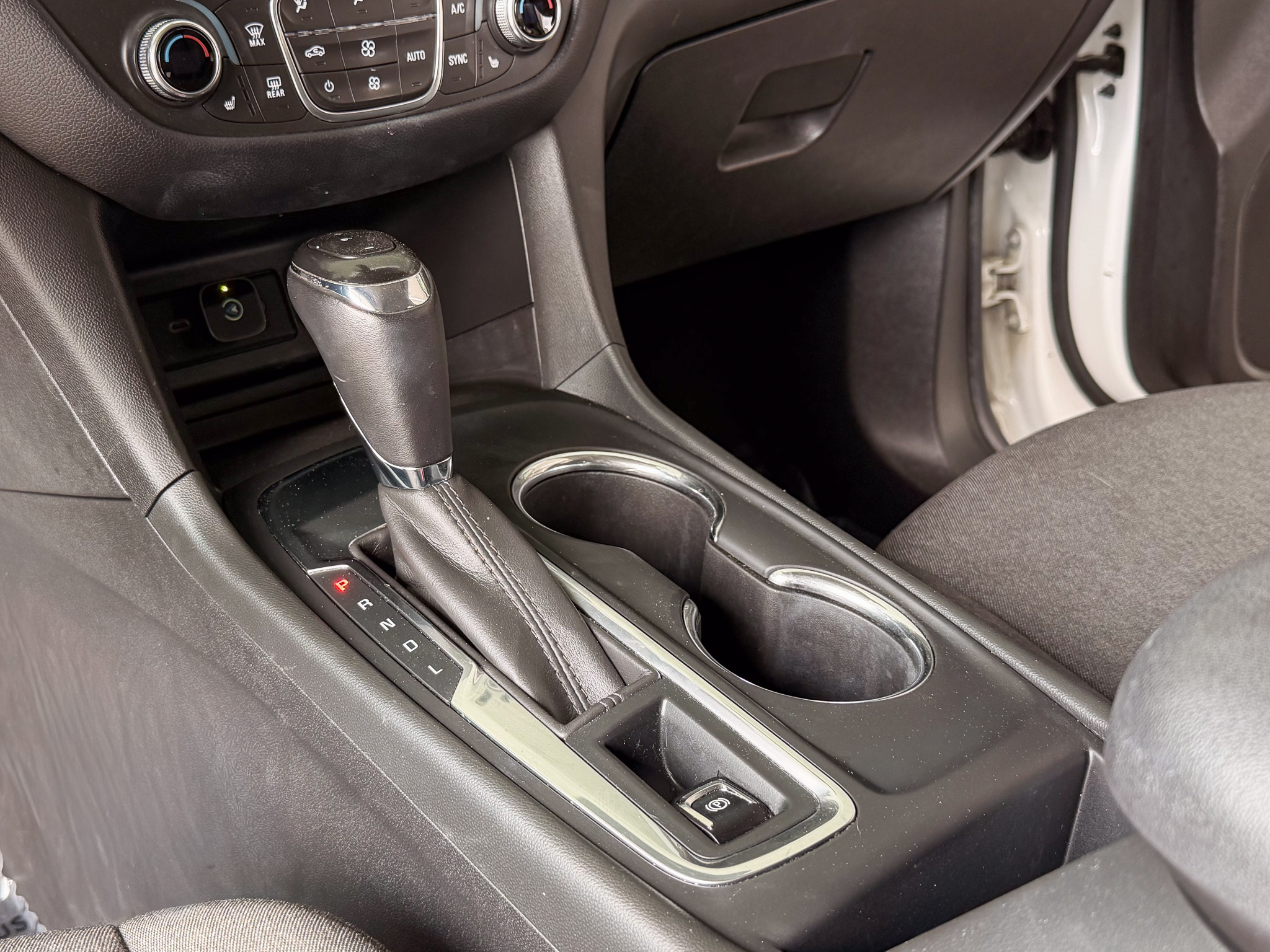 Used 2019 Chevrolet Equinox FWD LT w/ 1LT image 12
